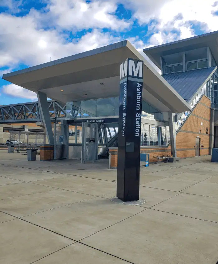 Ashburn - Washington DC is a glass-roofed elevated subway station in Ashburn, Virginia